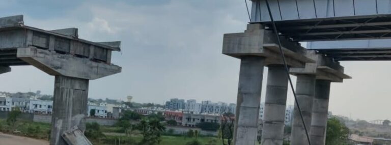 पालनपुर में ओवरब्रिज दुर्घटना