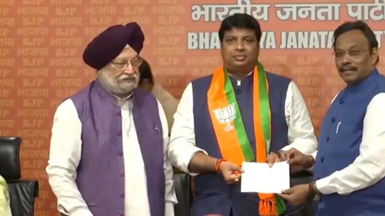 पूर्व कांग्रेस नेता और प्रवक्ता रोहन गुप्ता बीजेपी में शामिल हुए।